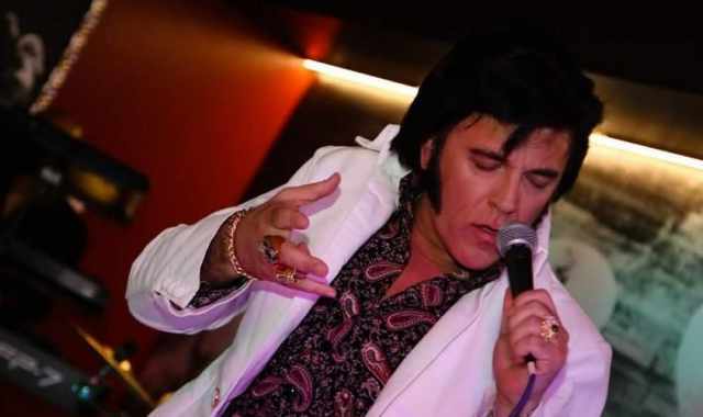 A Triggiano c' una via intitolata ad Elvis: l dove vive il pi grande tribute artist del "re"